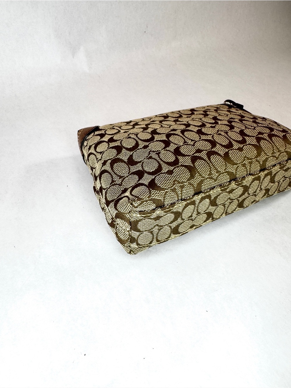 Coach Signature Canvas Turnlock Wristlet Clutch Khaki Brown Leather Trim - Picture 6 of 14